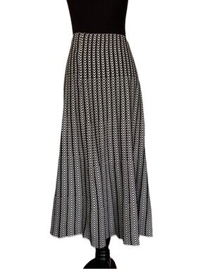 Milano Dark Academia Preppy Pleated A-Line Herringbone Chevron Knit Skirt